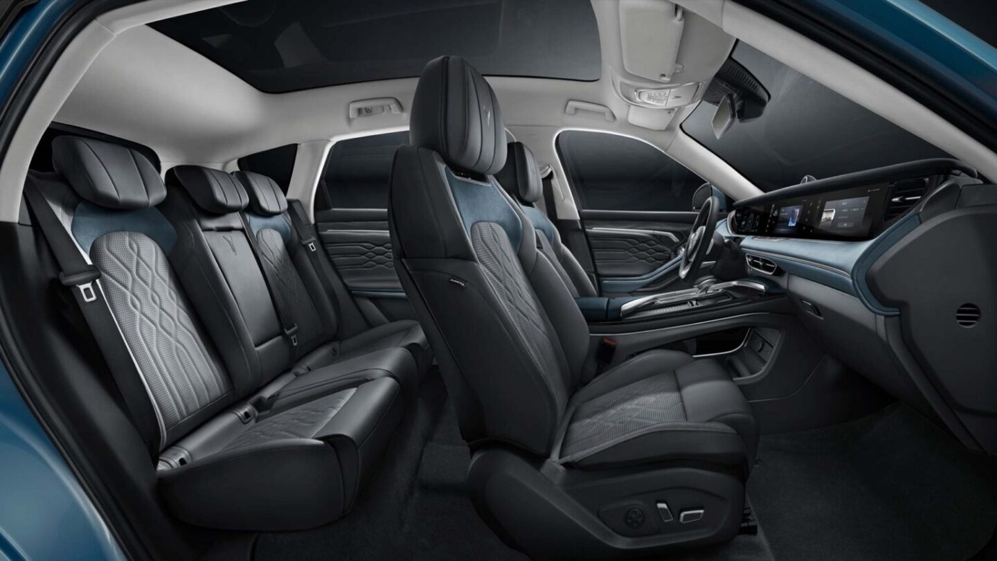 Voyah-Free-Dark-interior